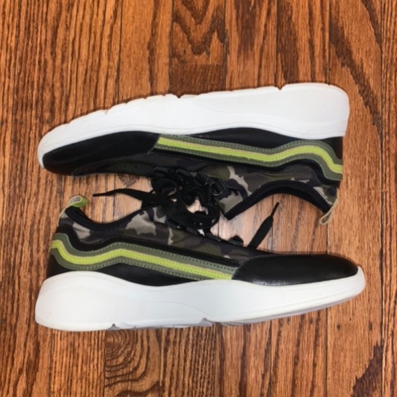 Steve Madden Cavo Neoprene Camo/Rainbow Sneaker - Picture 5 of 8